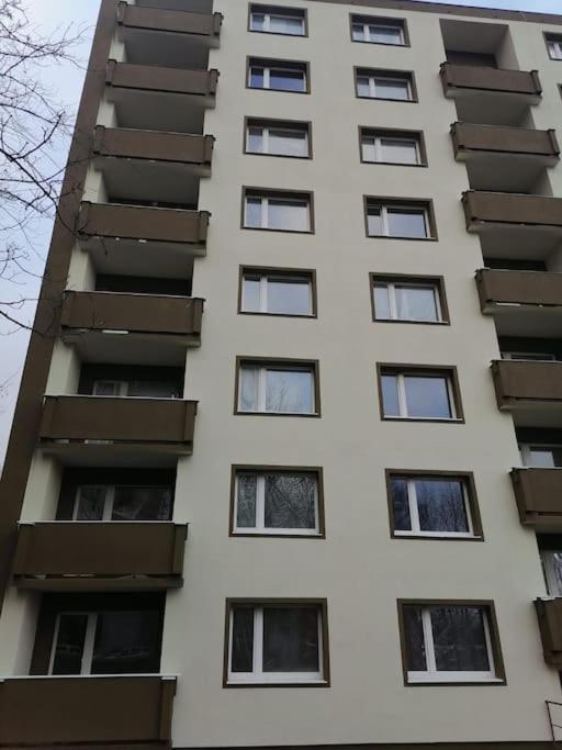 Apartment Charkovska Karlovy Vary Exterior foto